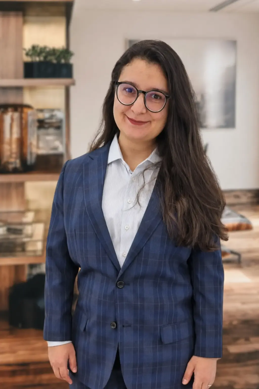 Indianara de Oliveira Cursi Maturi no escritório